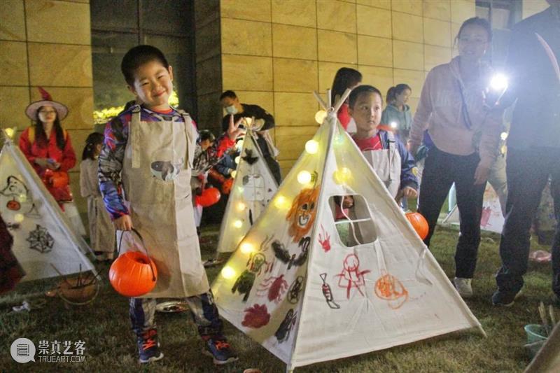 Trick or Treat 黎岸创艺之万圣节精彩回顾 美博艺术中心 万圣节 黎岸 小孩 鬼怪 逐家 糖果 群众 之中 人类 Halloween 崇真艺客